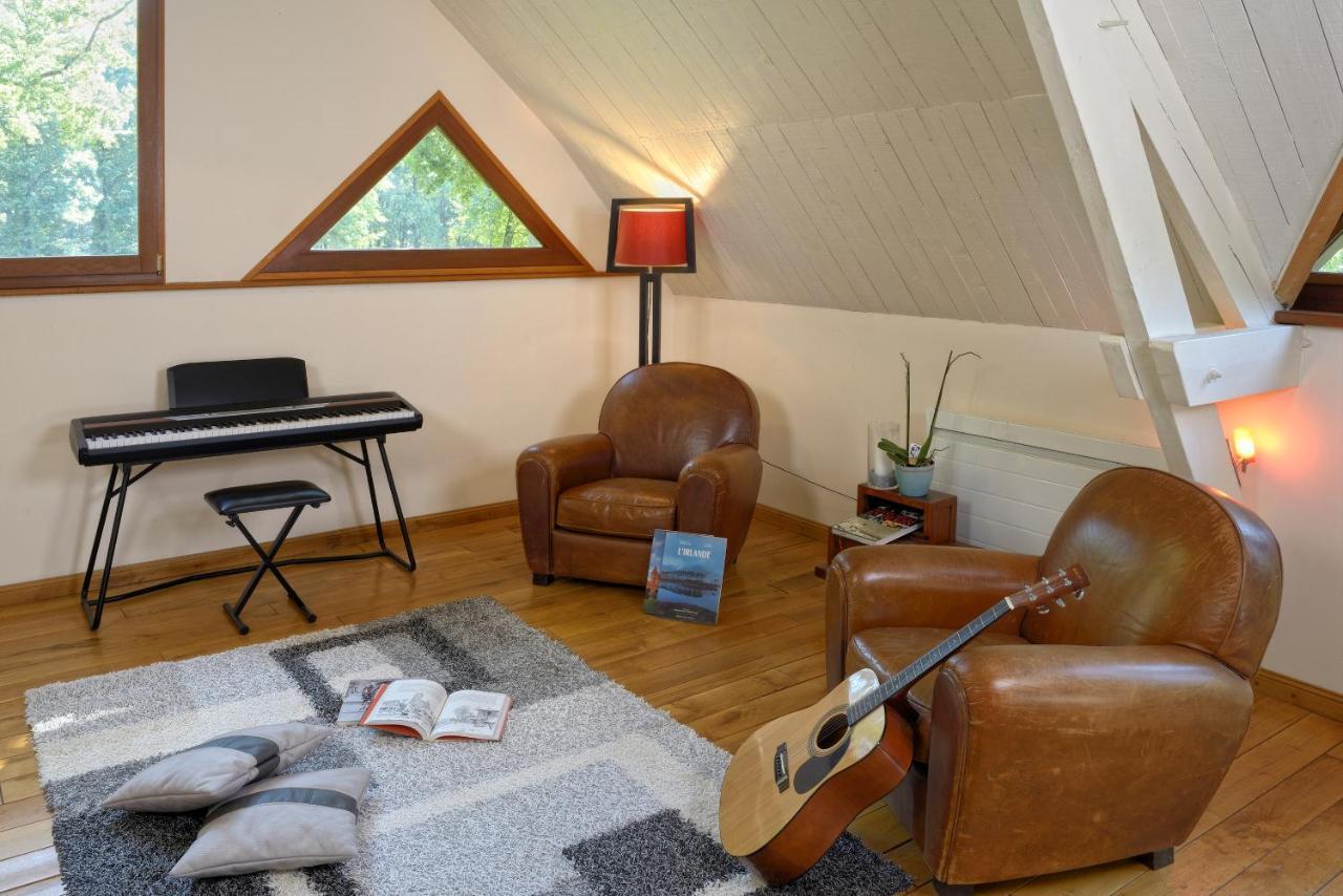 La Maison Dans Les Bois Soucelles Екстериор снимка