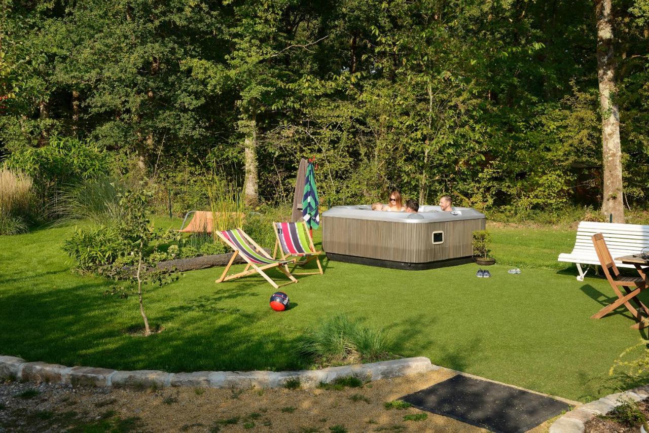 La Maison Dans Les Bois Soucelles Екстериор снимка