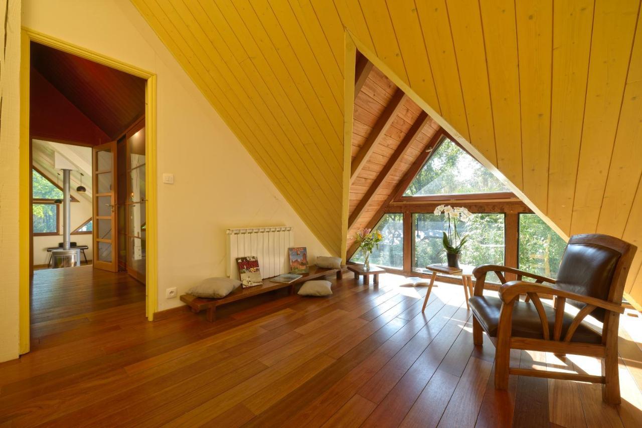 La Maison Dans Les Bois Soucelles Екстериор снимка